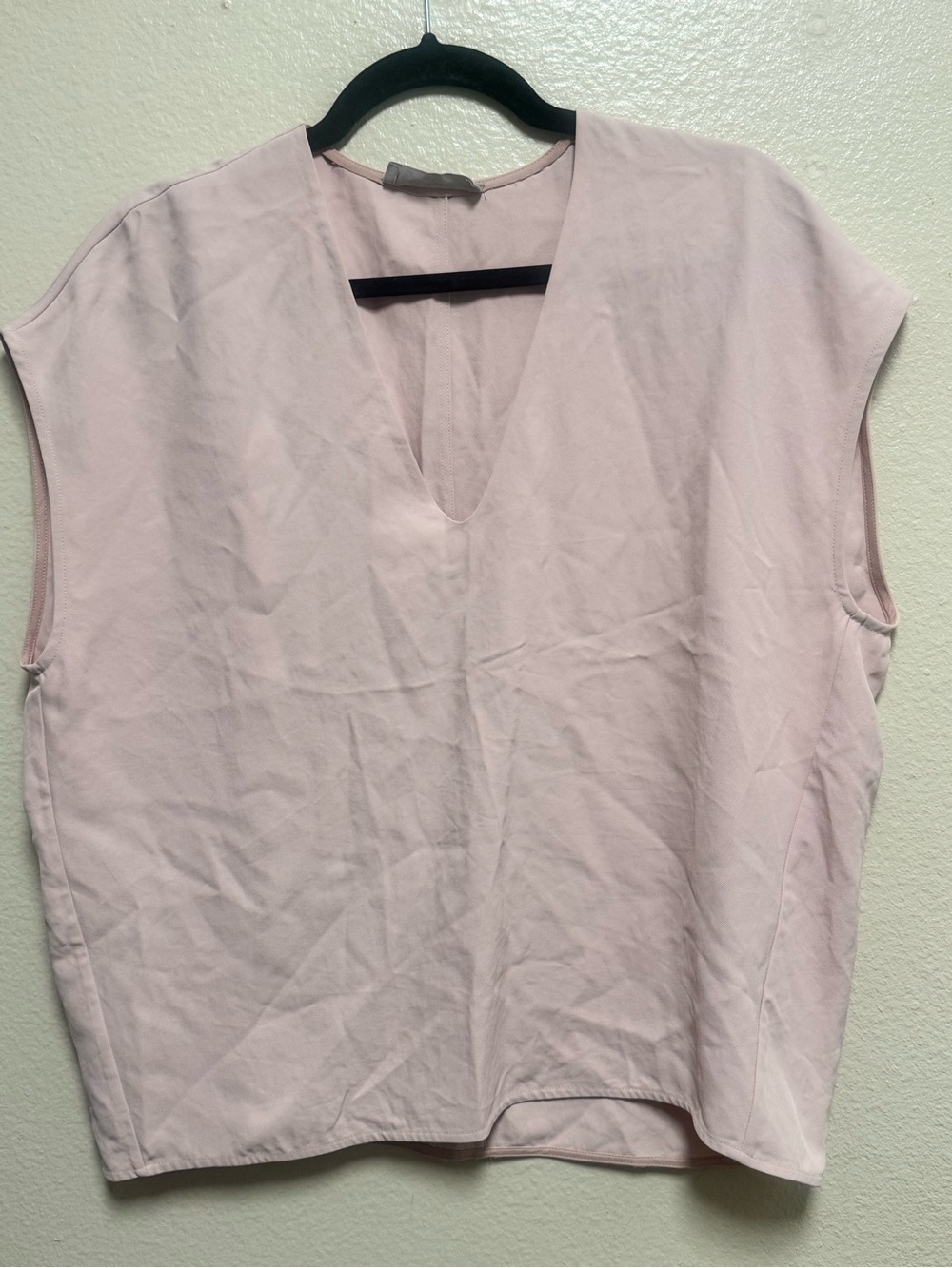 Everlane Japanese Goweave v-neck blouse